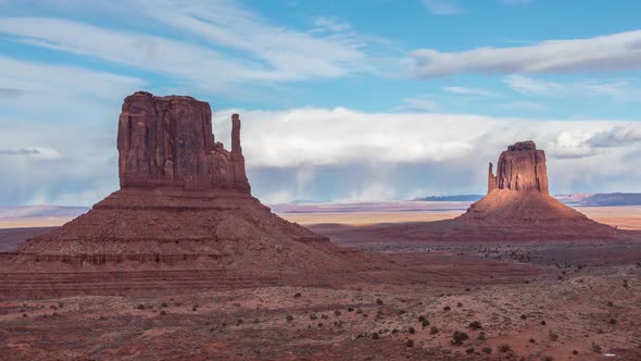 Monument Valley, Utah Cloudscape Day alt