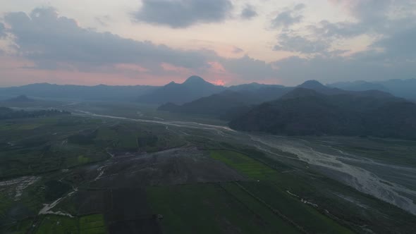 Mountain Landscape at Sunset. Pinatubo, Philippines alt