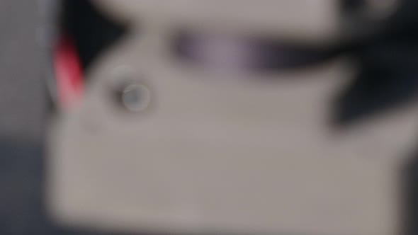 SMT machine places resistors, capacitors, transistors on circuit boards at high speed alt