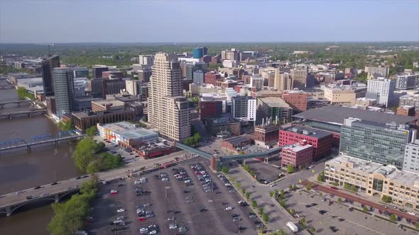 Drone Shot of Grand Rapids Skyline alt
