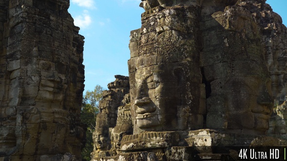 4K Smiling Face Stone Tower at Bayon Temple in Siem Reap, Cambodia alt