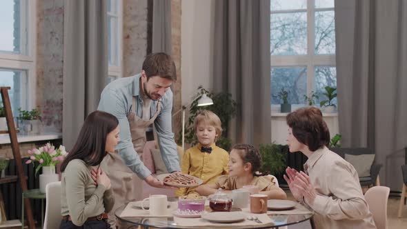 Family Dinner At Home alt