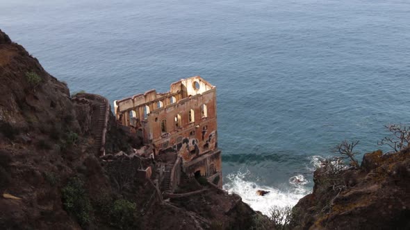 The abandoned Casa Hamilton in Los Realejos in Tenerife by the sea alt