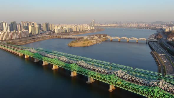 Seoul City Nodeul Island Hangang Bridge Olympic Road Traffic