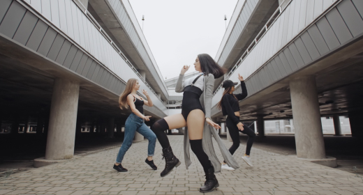 Dancing Girls Urban