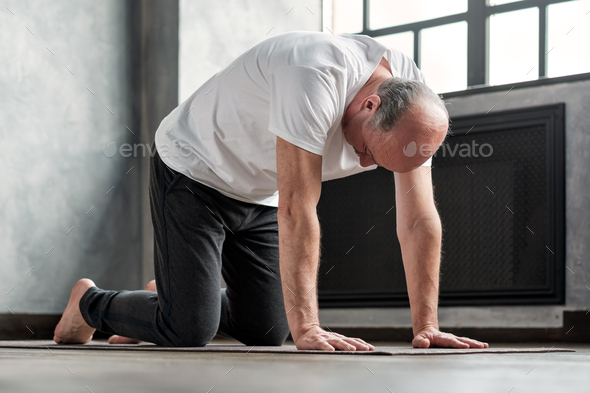 Shoelace Pose | 01 MINUTE ASANA Shoelace Pose | Gomukhasana Variation of Cow  Face Shoelace pose is not a traditional posture and has been added into the  modern yoga... | By Sutra