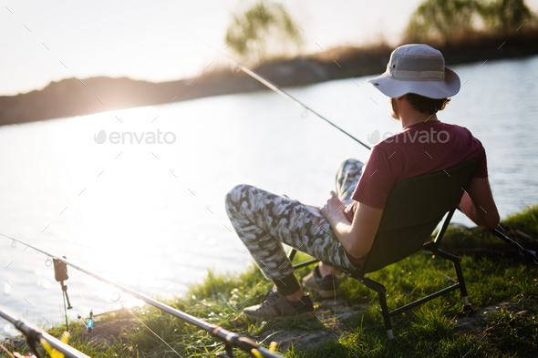 Categoría «Fisherman relaxing» de fotos de stock, 111,655 imágenes