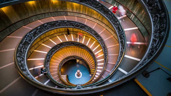 Time Lapse of Staircase in Vatican Museums alt