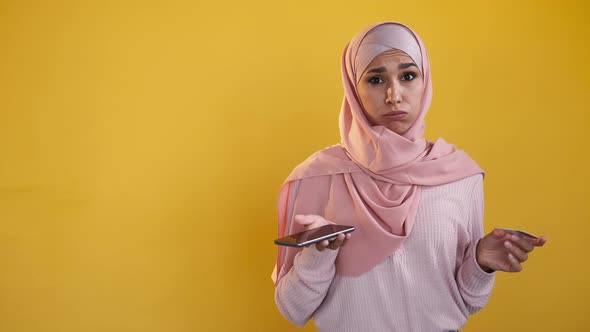 Payment Failed Mobile Wallet Problem Woman Phone alt