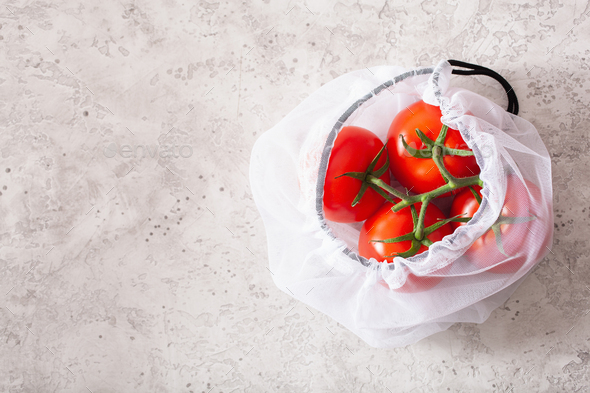 tomatoes in reusable mesh nylon bag, plastic free zero waste con