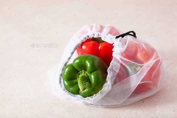 bell peppers in reusable mesh nylon bag, plastic free zero waste