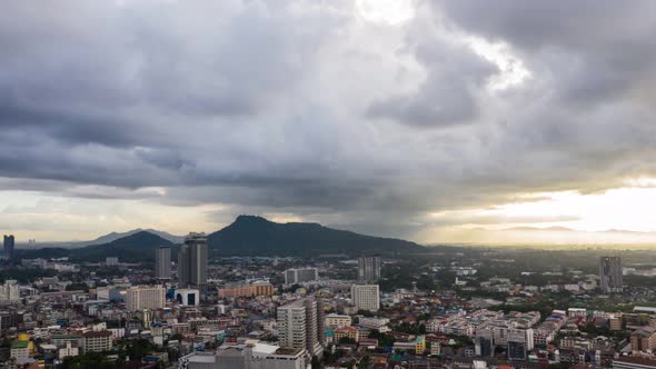 Hyperlapse timelapse cityscape with sky sunrise over the mountain.