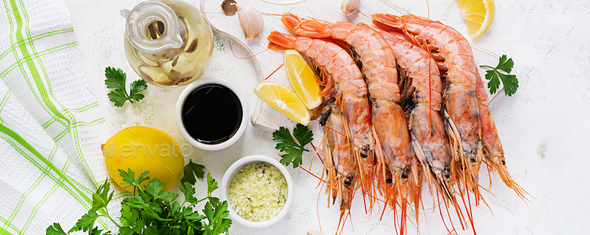 Raw wild Argentinian red shrimps/prawns - Stock Photo - Images