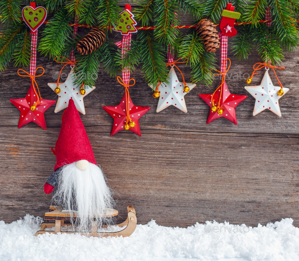 Mùa lễ hội Giáng sinh đang đến gần, và hình ảnh về Gnome vàng trên xe trượt tuyết với ngôi sao Giáng sinh sẽ khiến bạn trở nên phấn khích và sẵn sàng đón chào những ngày đẹp nhất trong năm. Hãy cùng xem hình ảnh này và để cho niềm vui Giáng sinh len lỏi khắp nơi trong tâm trí của bạn.