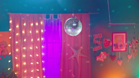 In Front of the Camera Details of a Twist Disco alt