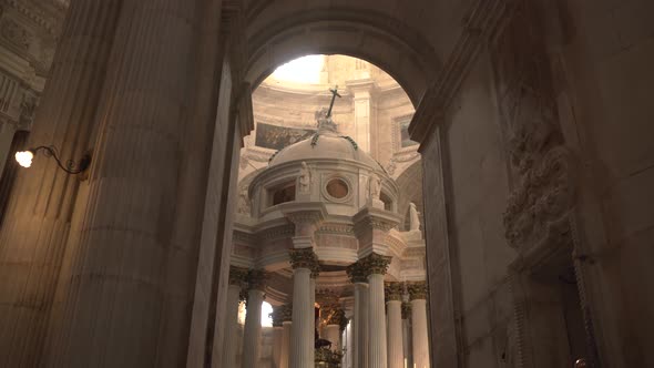 Columns and a dome inside a cathedral alt