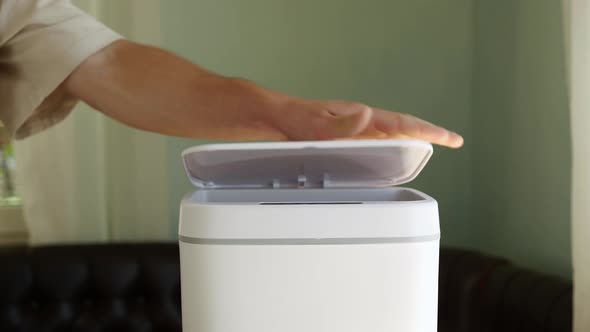 Plastic Shopping Bag Throwing Away alt