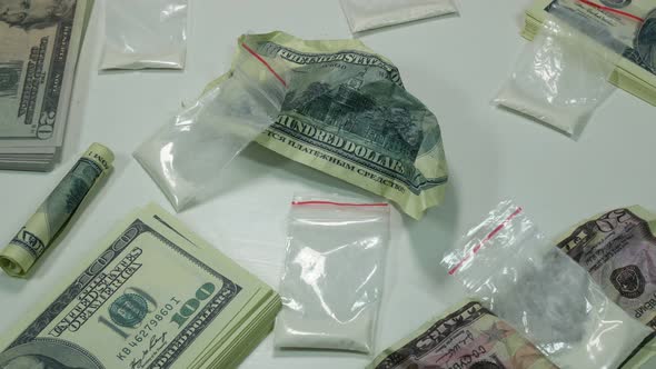 Dirty Profit From Cocaine On The Table alt