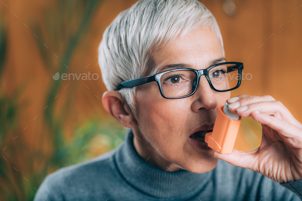 Using inhaler for Respiratory Problems