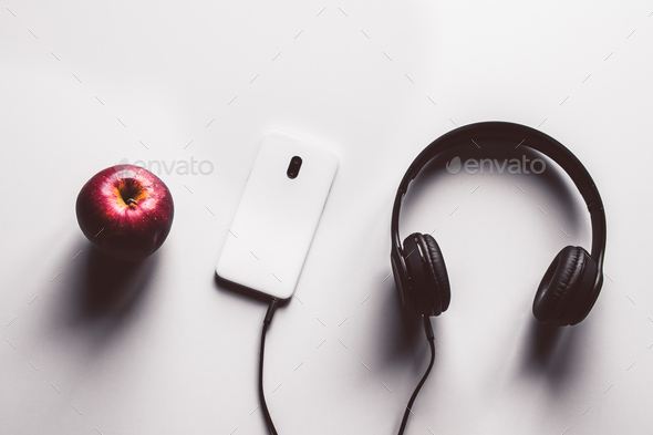 Wired vs wireless hi-res stock photography and images - Alamy