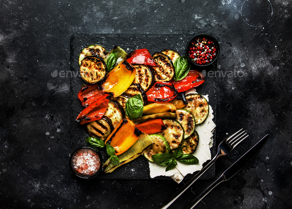 Grilled multicolored vegetables