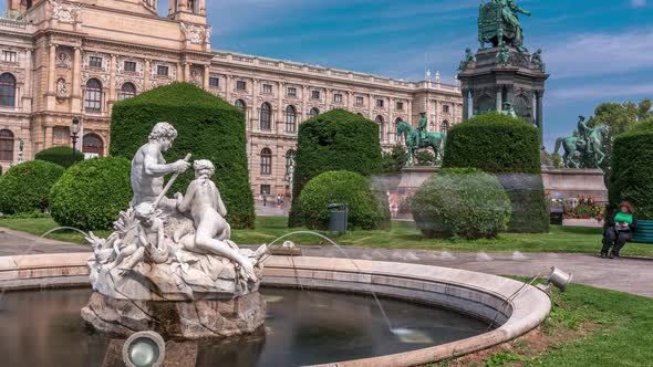 Empress Maria Theresia Monument Timelapse and Art History Museum in Vienna Austria alt