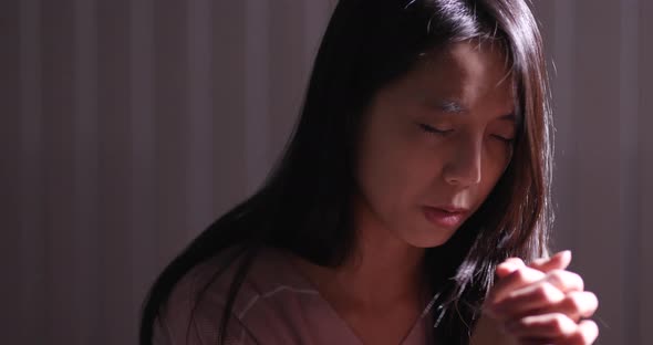 Woman pray for the god alt