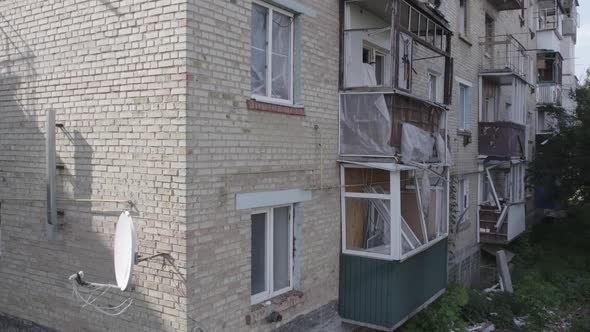 War in Ukraine  a Destroyed Building in the City of Makariv alt