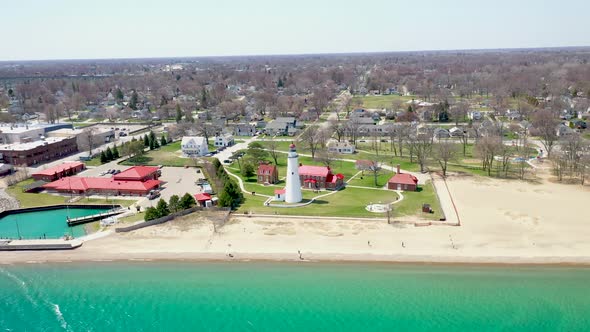 Fort Gratiot Lighthouse in Port Huron, Michigan with drone videoing in. alt