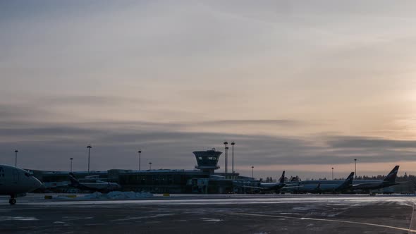 Timelapse of traffic at Terminal D of Sheremetyevo Airport, Moscow alt