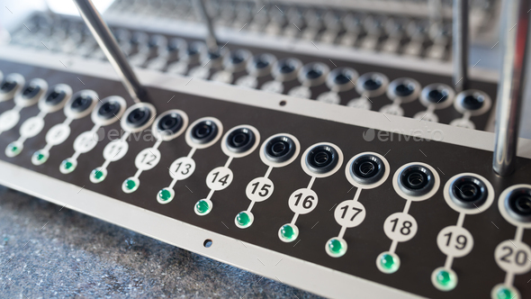 Panel with numbered round buttons and inputs