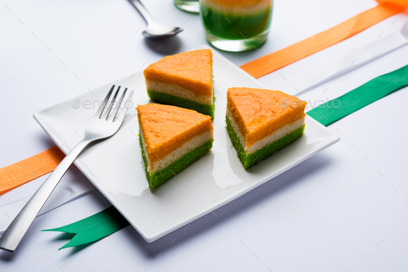Premium Photo | Tri-coloured or tiranga cake for independence or republic  day celebration using indian flag colours