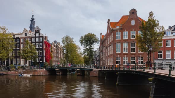 Day Time Lapse with clouds and boats in Amsterdam, The Netherlands alt