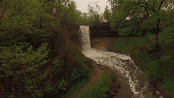 aerial view of minneapolis water fall minehaha during summer time alt