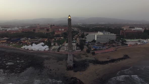 Maspalomas Lighthouse and Resort on the Coast, Aerial alt