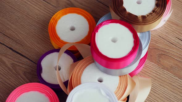 Gift Wrapping Ribbons alt