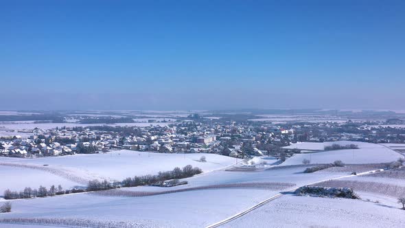 Weinvierte, Wine Quarter And Snow-covered Vineyards At Winter In Zistersdorf, Lower Austria. - aeria alt