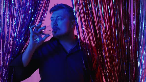 Drink Expert Funny Selfish Man Festive Mood alt