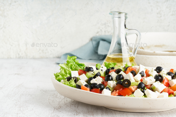 greek salad calories with feta