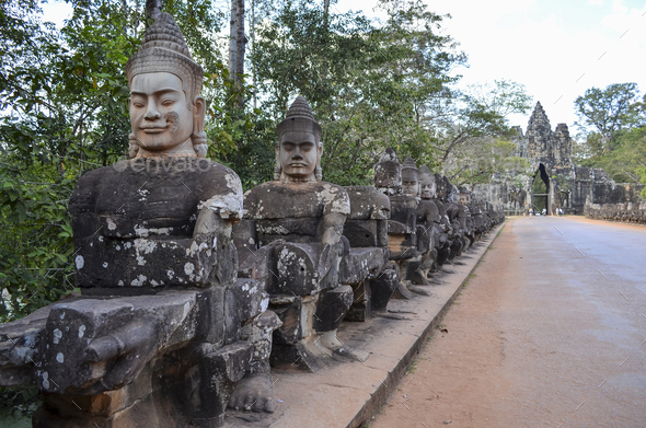 Ankor Wat, a 12th century historic Khmer temple and UNESCO world heritage site. Busts and statues of - Stock Photo - Images