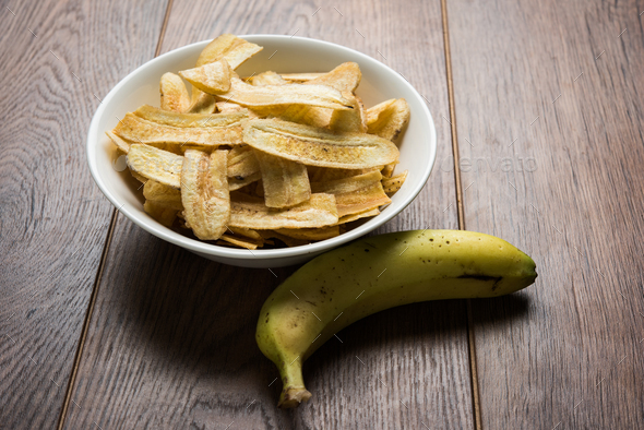 Banana chips or wafers