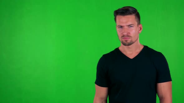 Young Handsome Caucasian Man Disagrees - Green Screen - Studio alt
