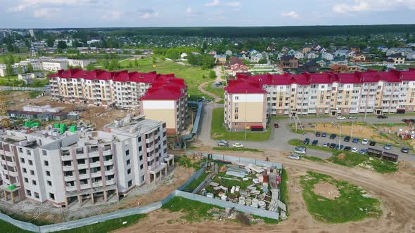 Flight Over a New Modern Apartment Building New Building in the Suburbs alt