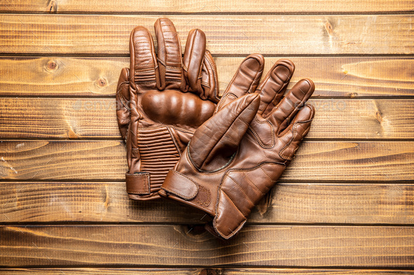 Brown vintage motorcycle gloves.