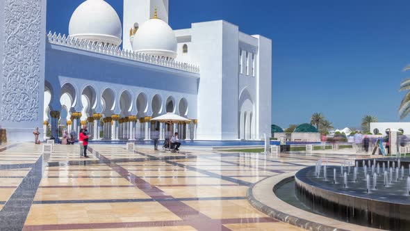 Sheikh Zayed Grand Mosque Timelapse in Abu Dhabi the Capital City of United Arab Emirates alt
