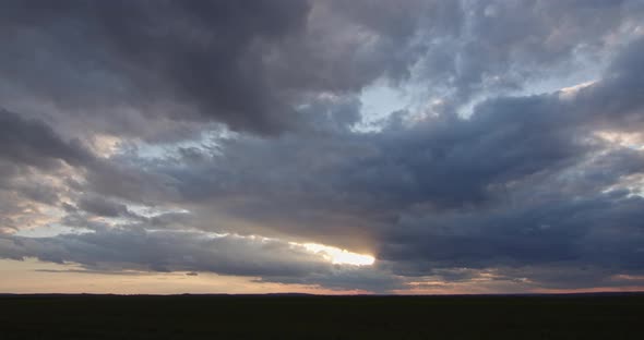Gloomy Clouds At Sunset, Stormy alt