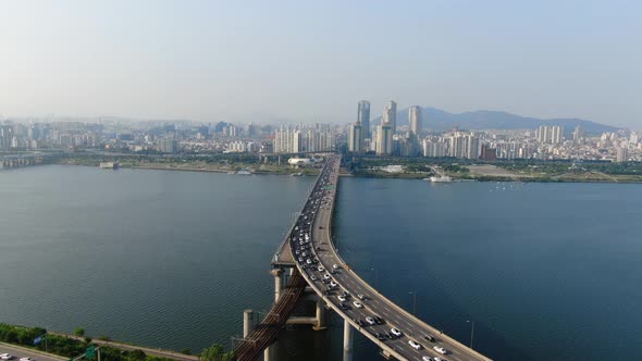 Seoul Han River Cheongdam Bridge Traffic City Building 