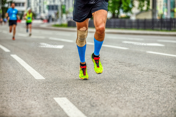 legs runner man in compression socks