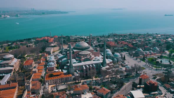 Aerial View of Hagia Sophia Church in Istanbul alt