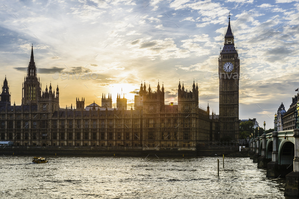 54880,Sun setting over Houses of Parliament, London, United Kingdom